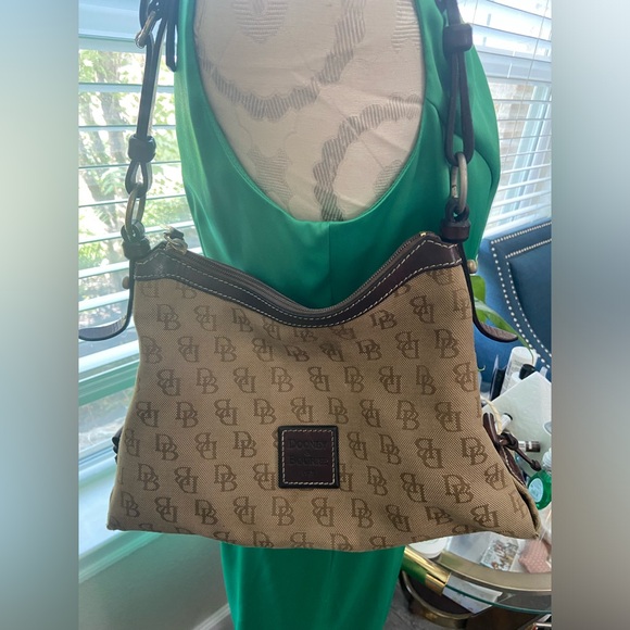 Dooney Bourke logo Tan & Brown Shoulder Purse with Brown Leather Trims Handbag - Picture 3 of 16
